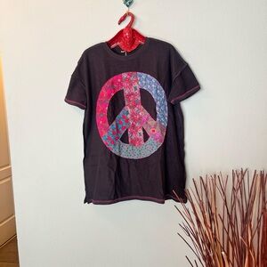 NATURAL LIFE Charcoal Tee with Floral Peace Sign
